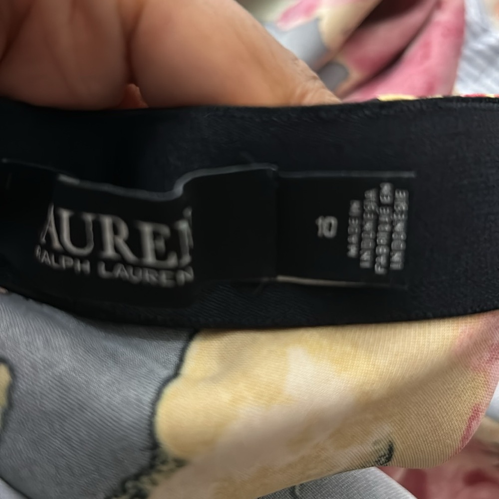 Lauren Ralph Lauren
Floral Charmeuse Midi Skirt in Multi (size 10) - Picture 9 of 10